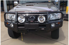 Load image into Gallery viewer, LC 100 - BLACK DELUXE BULLBAR
