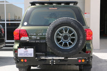 Load image into Gallery viewer, LC 200 Rear Bumper with Spare
