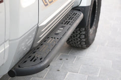 دواسات أمان لاندكروزر بيك اب بوحوض Land Cruiser LX Side Sliders